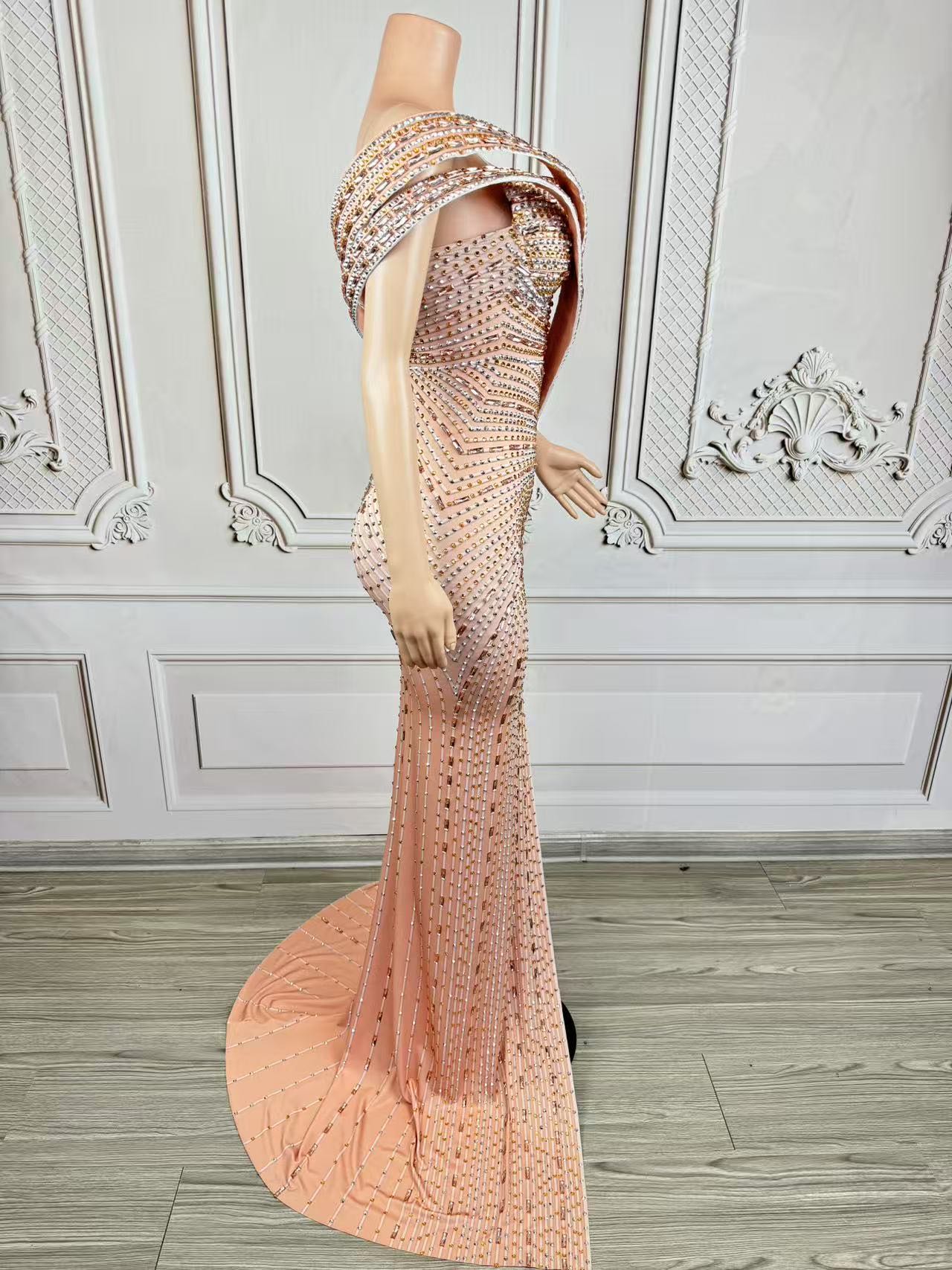Xiangbin Sparkly Crystals Form - đánh giá và giá Women Formal Wear Photoshoot